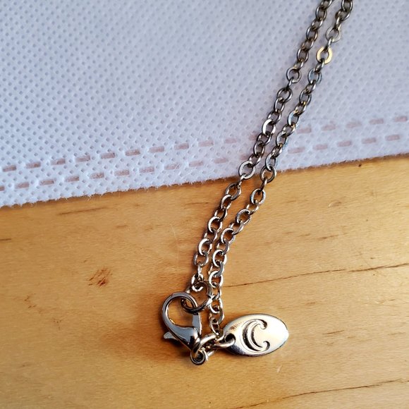 30" Long Gold Tone Geometric Fly Pendant Necklace - Picture 2 of 5